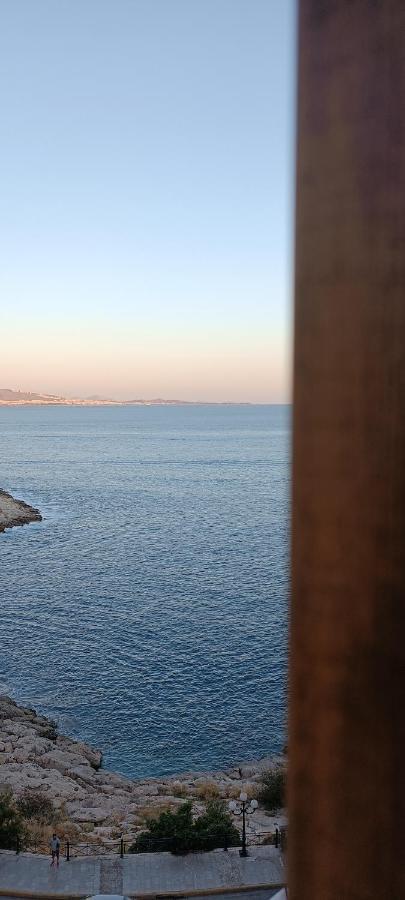 Blue Seaview Suites Piraeus Buitenkant foto