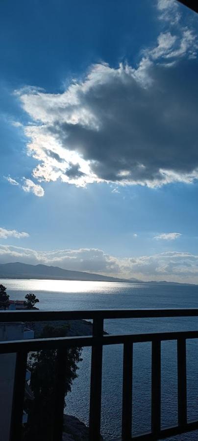 Blue Seaview Suites Piraeus Buitenkant foto