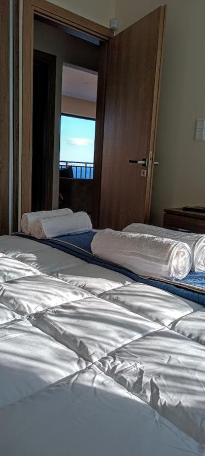 Blue Seaview Suites Piraeus Buitenkant foto